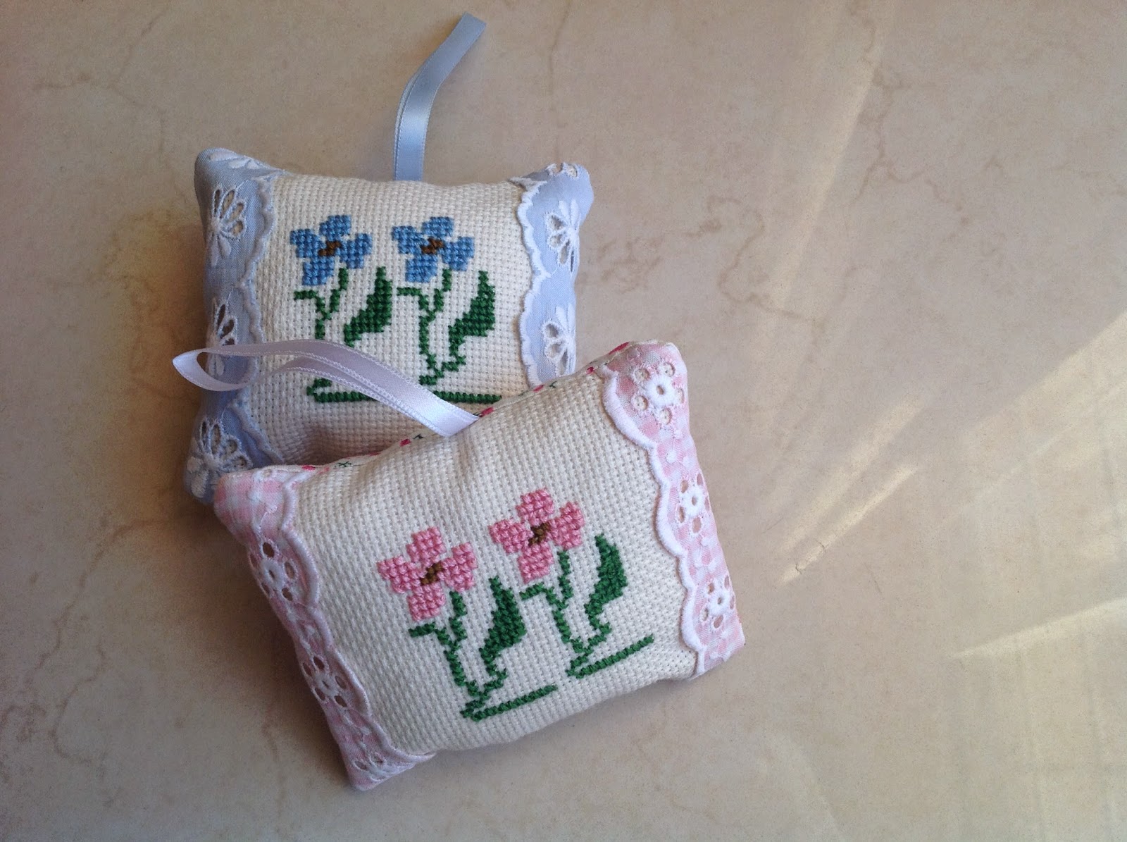 Easy homemade gifts scented pillows Keeping it Real